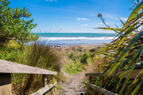 Fabulous In Fitzroy Comfortably Sleeps Ten Guests, New Plymouth
